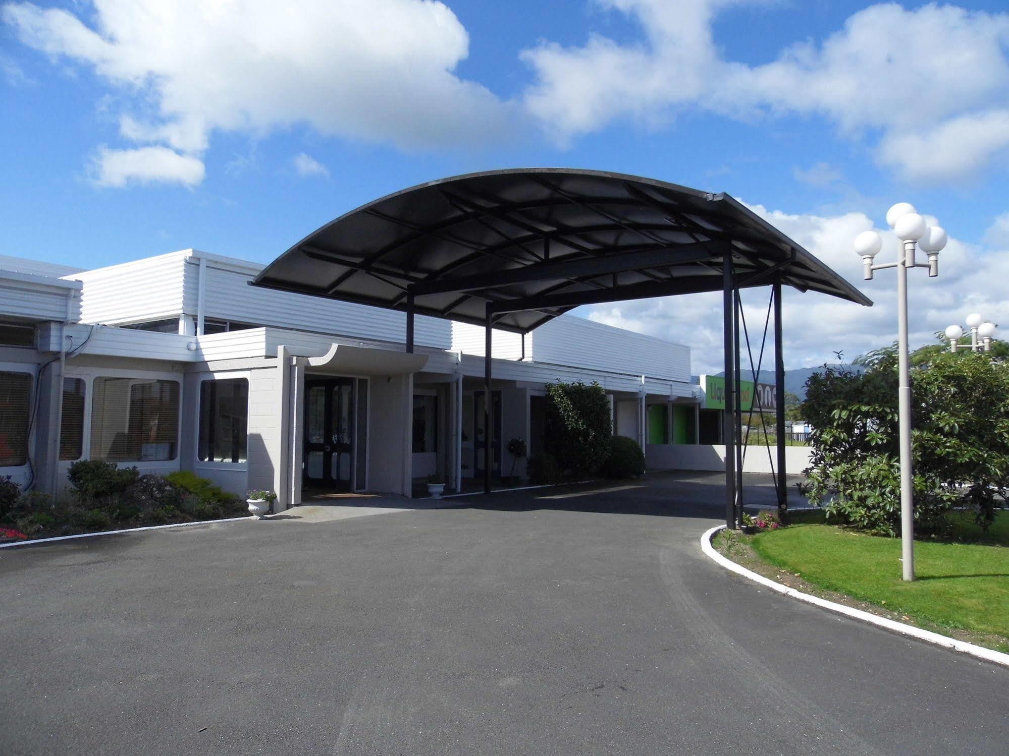 The Westport Hotel Exterior photo
